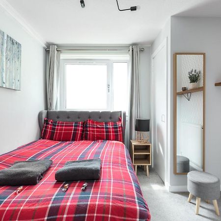 City Centre Stylish Apartment With Free Parking Единбург Екстериор снимка